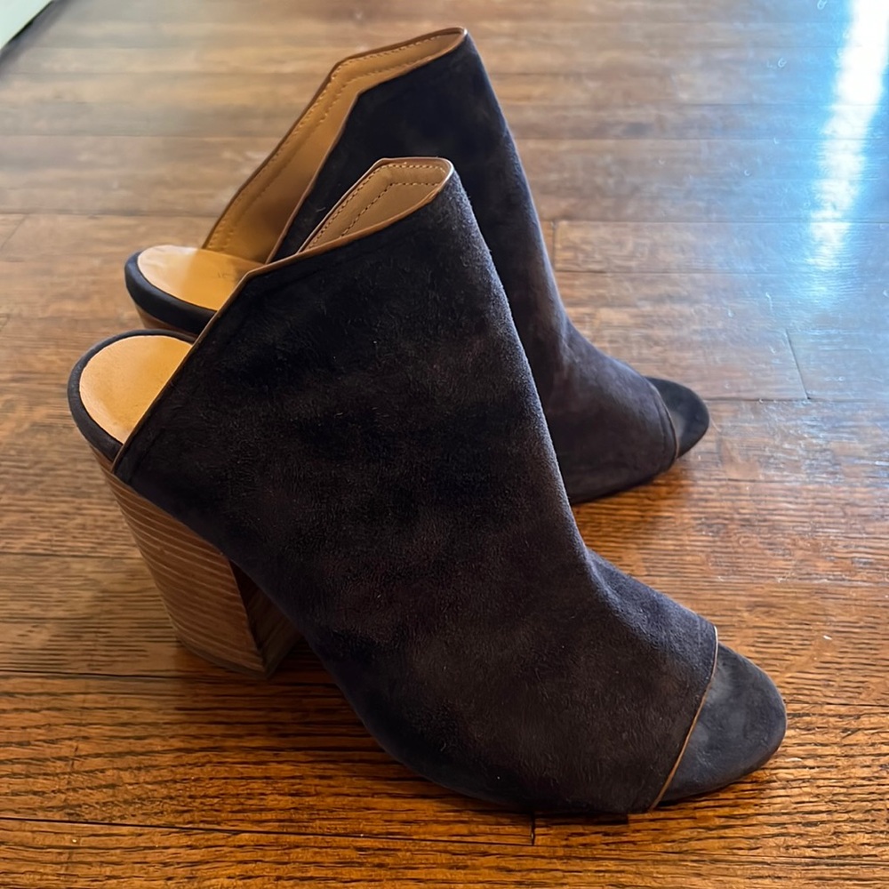 Joe’s size 9 navy blue